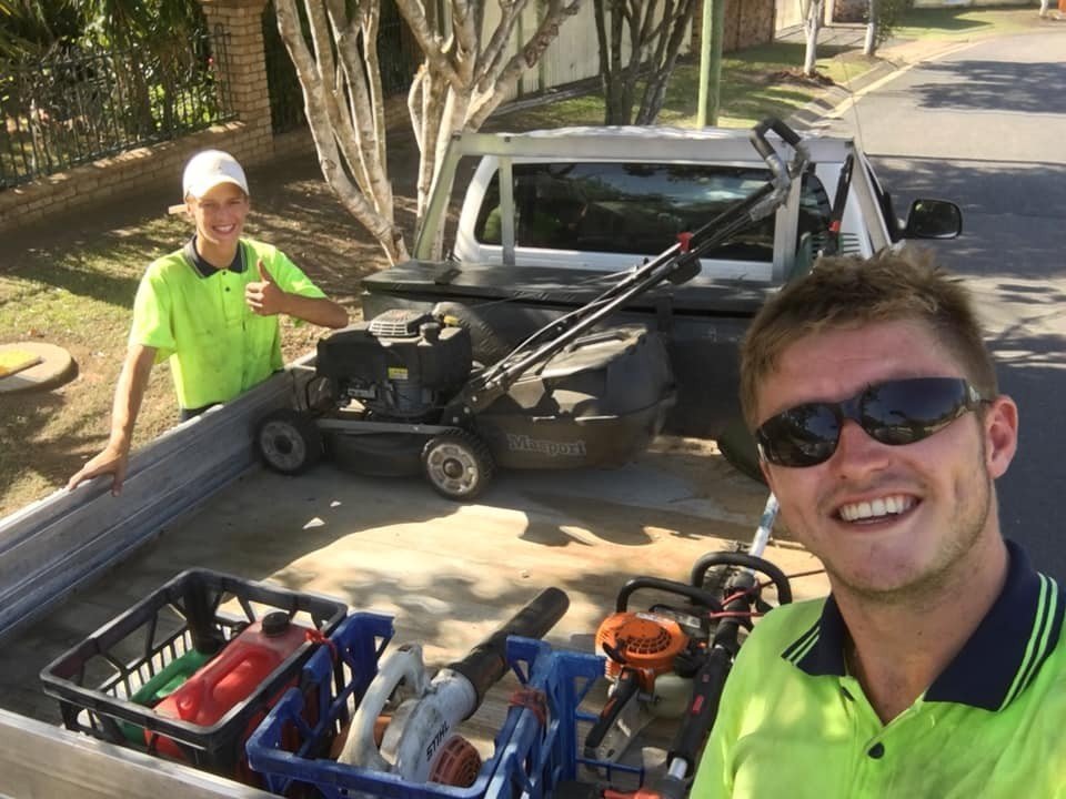 Gus-Holden-and-Dalton-showing-off-their-clean-ute-to-1300-4-Gardening